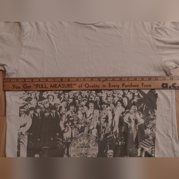 The Beatles 2006 Sgt. Pepper's Lonely Hearts Club Band t-shirt - Picture 7 of 7